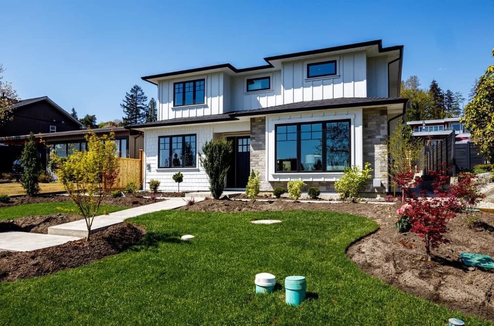 1028 CALVERHALL STREET, North Vancouver, BC — Residential for Sale - Photo 2