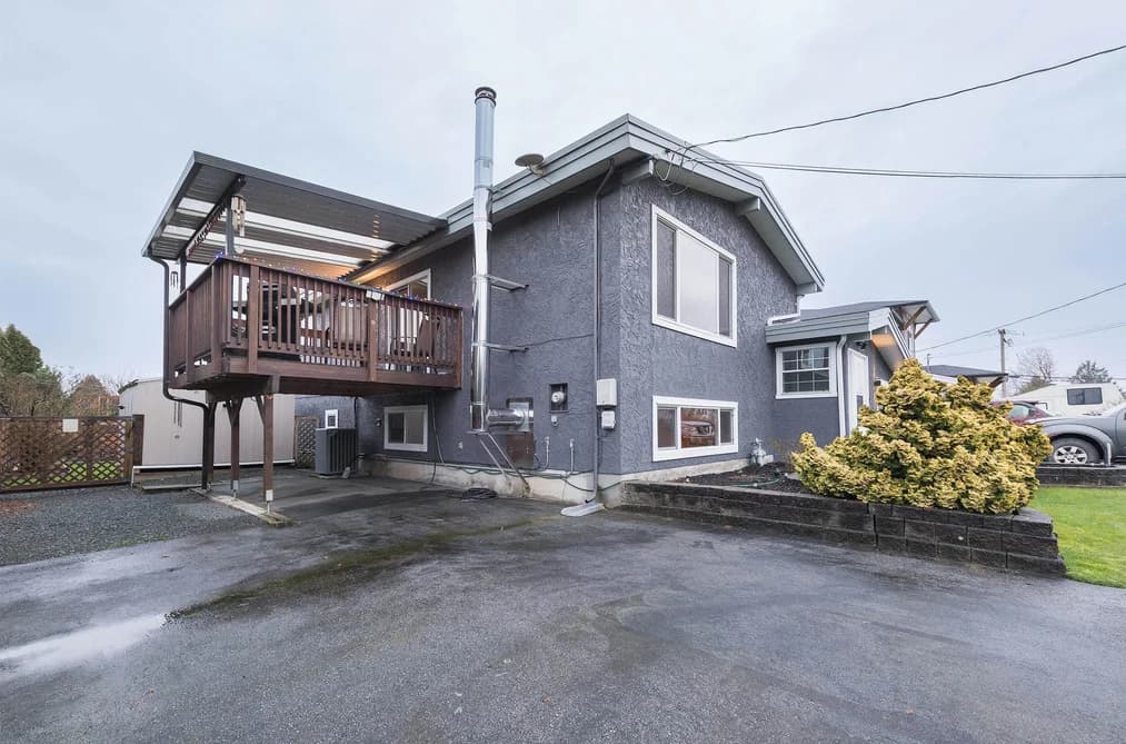 10283 KENT ROAD, Chilliwack, BC — Residential for Sale - Photo 2