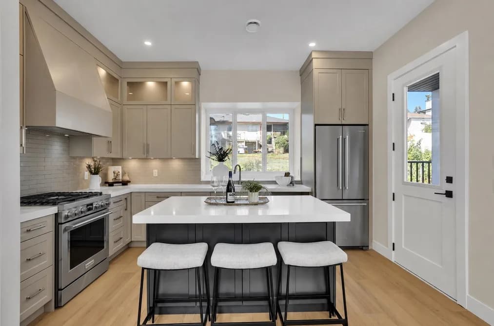 103 269 KING STREET, Coquitlam, BC — Residential for Sale - Photo 2
