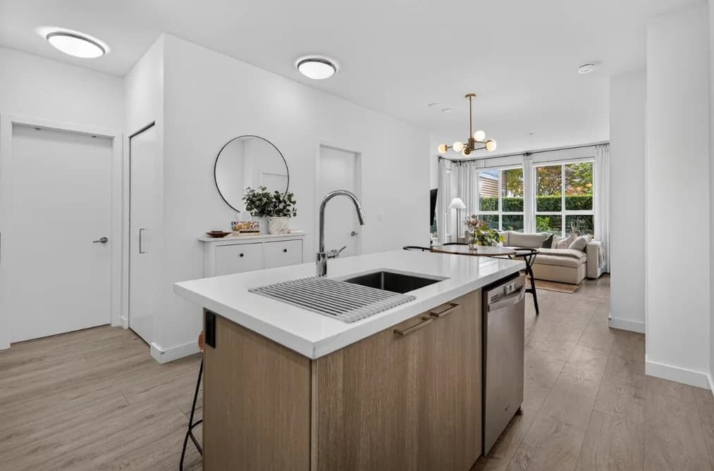 103 611 REGAN AVENUE, Coquitlam, BC — Residential for Sale - Photo 2