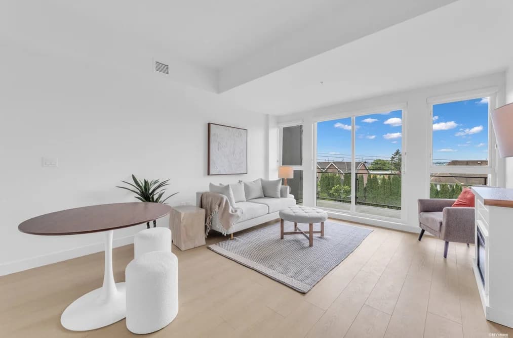 103/203 422 E 3RD STREET, North Vancouver, BC — Residential for Sale - Photo 2