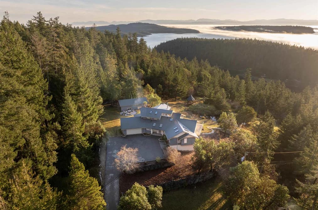 10339 SUNSHINE COAST HIGHWAY, Halfmoon Bay, BC — Residential for Sale - Main Photo