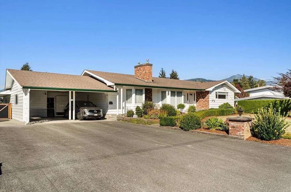 10371 KENT ROAD, Chilliwack, BC — Residential for Sale - Photo 2