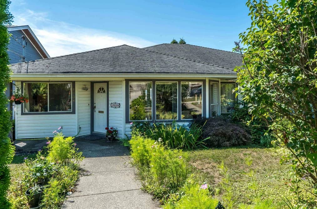 1038 WALLS AVENUE, Coquitlam, BC — Residential for Sale - Photo 2
