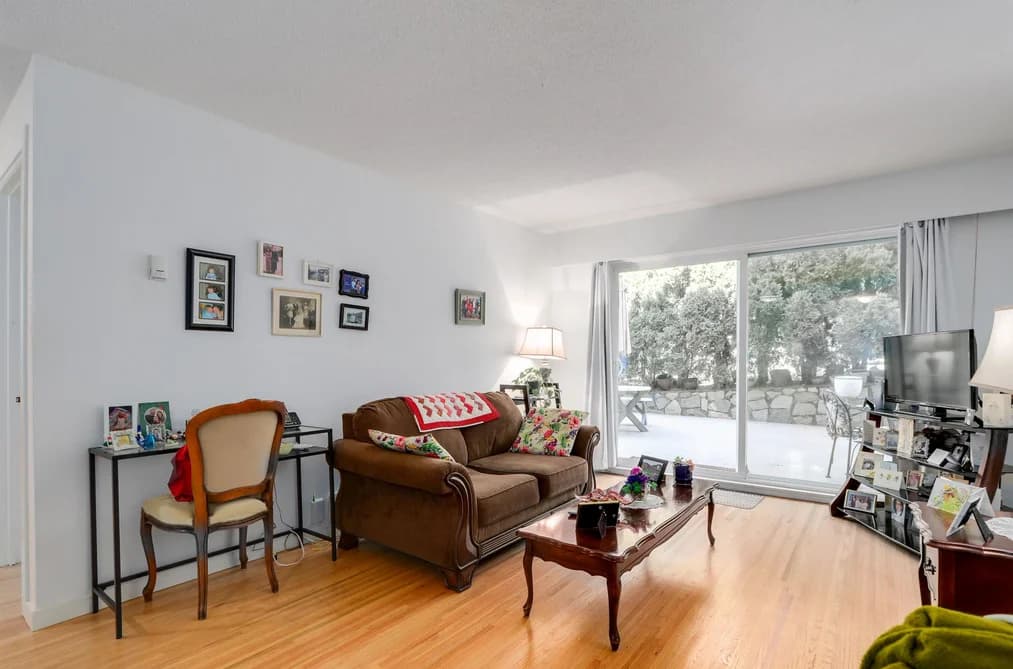 104 135 W 21ST STREET, North Vancouver, BC — Residential for Sale - Photo 2