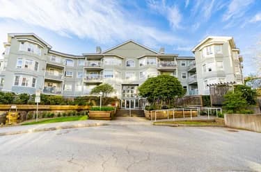 Condo for sale at 104 13955 Laurel Drive Surrey British Columbia - MLS: R3114467