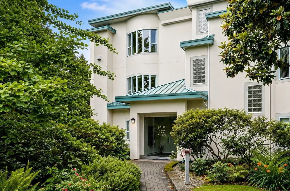 Condo for sale at 104 177 W 5th Street North Vancouver British Columbia - MLS: R3143403