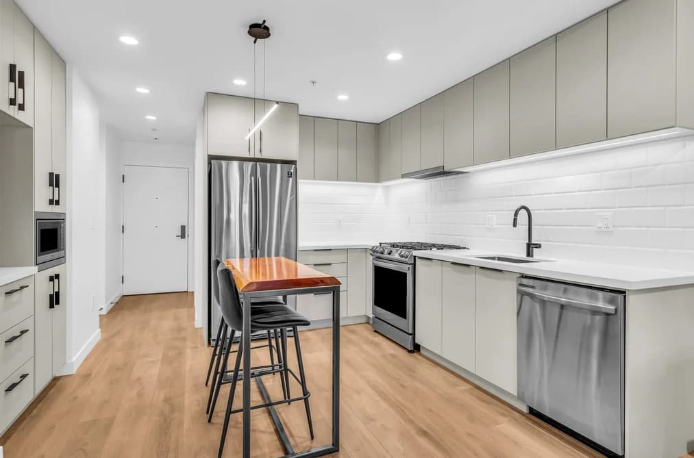 104 3018 ST. GEORGE STREET, Port Moody, BC — Residential for Sale - Main Photo
