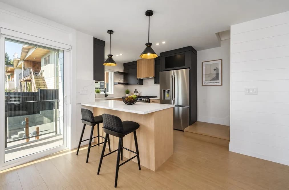 104 314 NELSON STREET, Coquitlam, BC — Residential for Sale - Photo 2