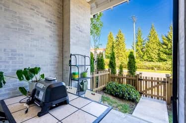 Condo for sale at 104 3315 148 Street Surrey British Columbia - MLS: R3140256