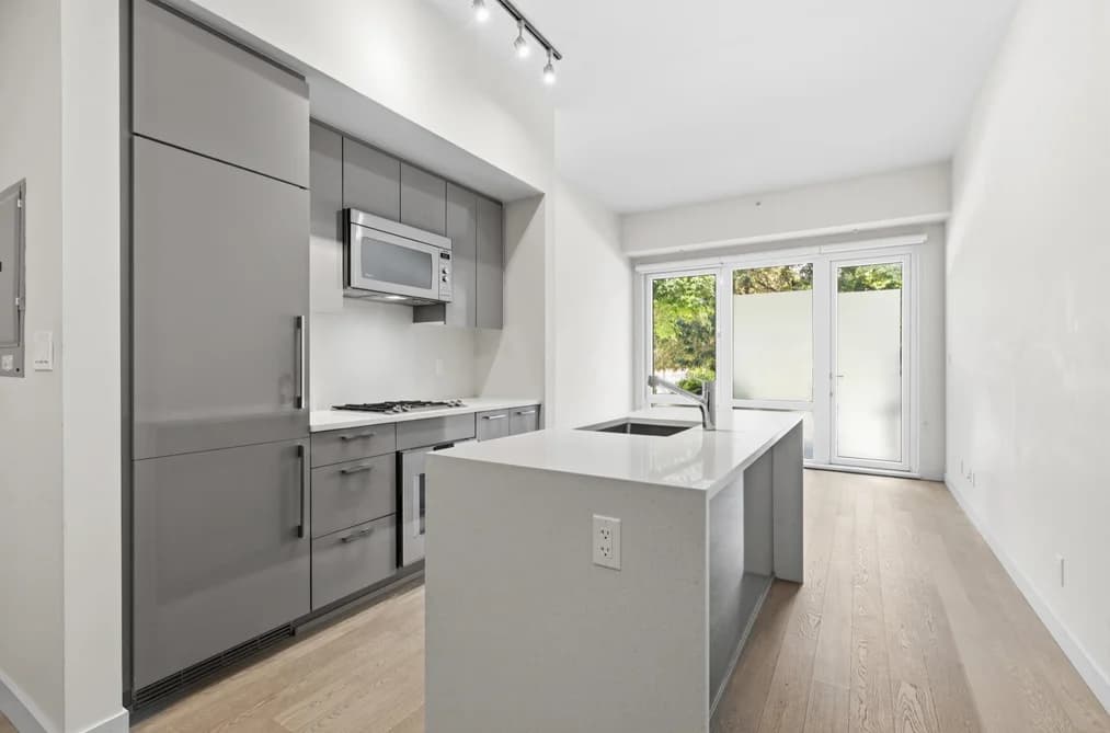 104 4488 CAMBIE STREET, Vancouver, BC — Residential for Sale - Photo 2