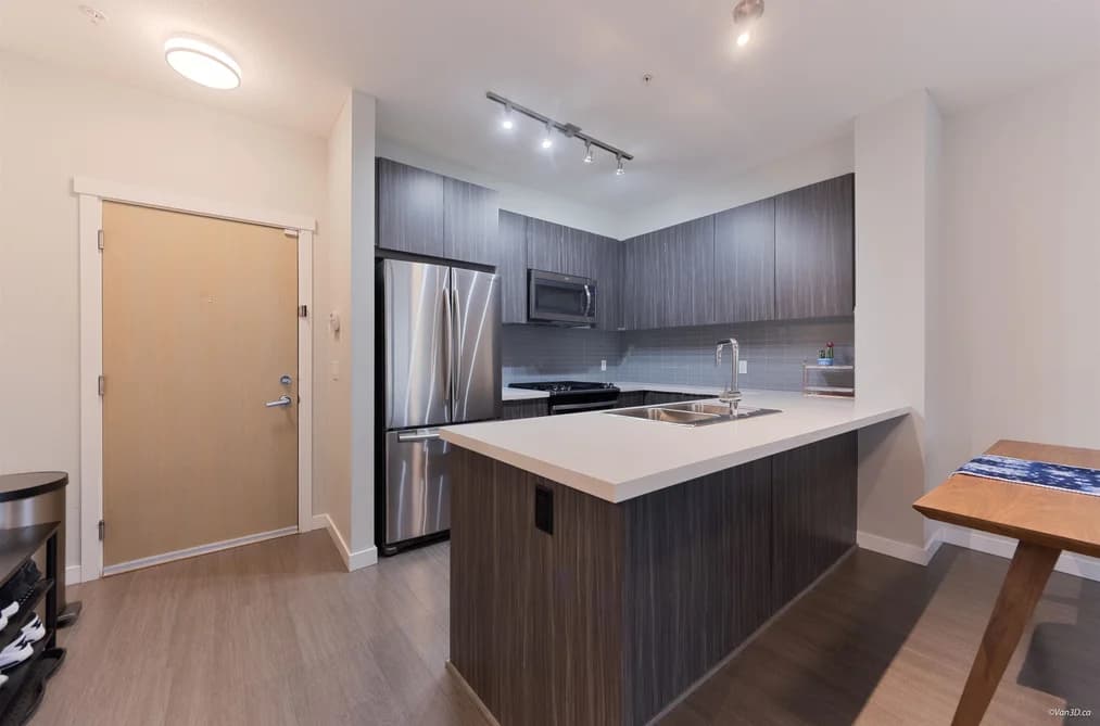 104 607 COTTONWOOD AVENUE, Coquitlam, BC — Residential for Sale - Photo 2
