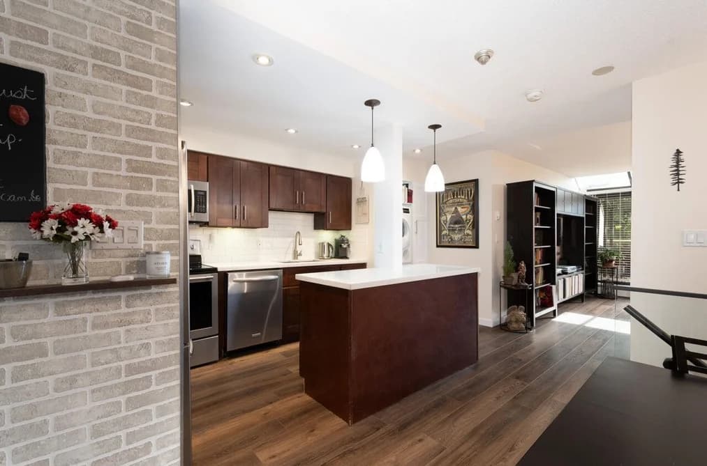 104 812 MILTON STREET, New Westminster, BC — Residential for Sale - Photo 2