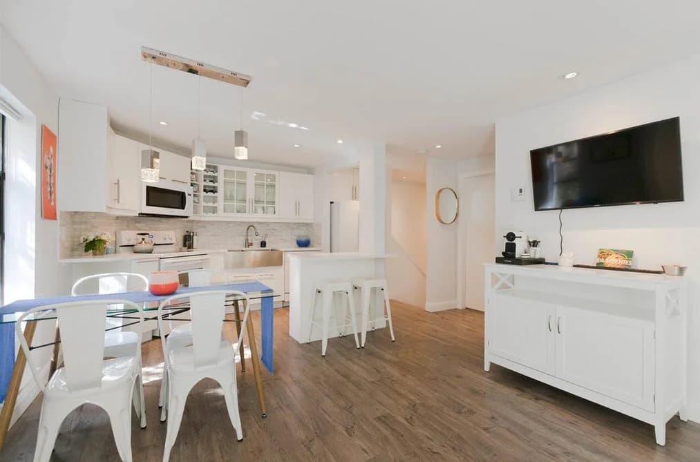 104 936 BUTE STREET, Vancouver, BC — Residential for Sale - Photo 2