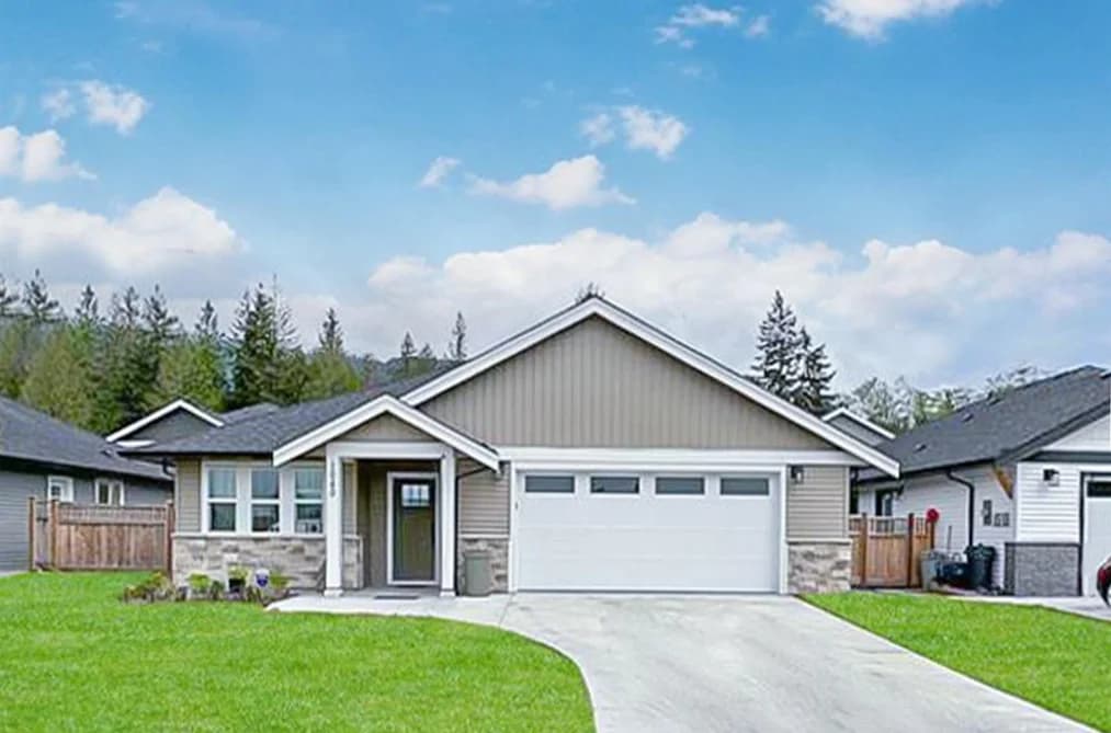 1040 CELIA CRESCENT, Gibsons, BC — Residential for Sale - Main Photo