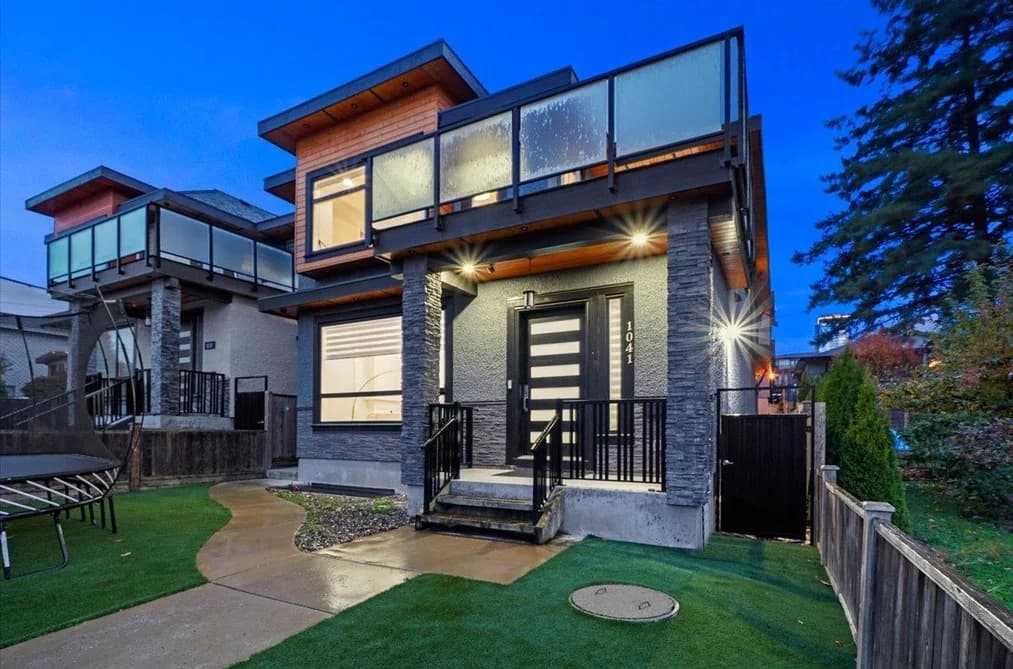 1041 STEWART AVENUE, Coquitlam, BC — Residential for Sale - Main Photo