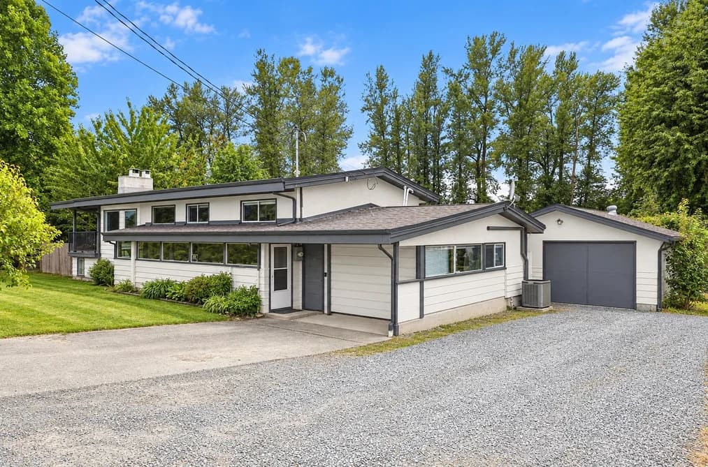10425 YOUNG ROAD, Chilliwack, BC — Residential for Sale - Main Photo