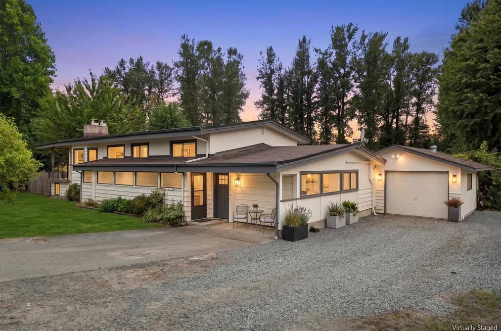 10425 YOUNG ROAD, Chilliwack, BC — Residential for Sale - Main Photo