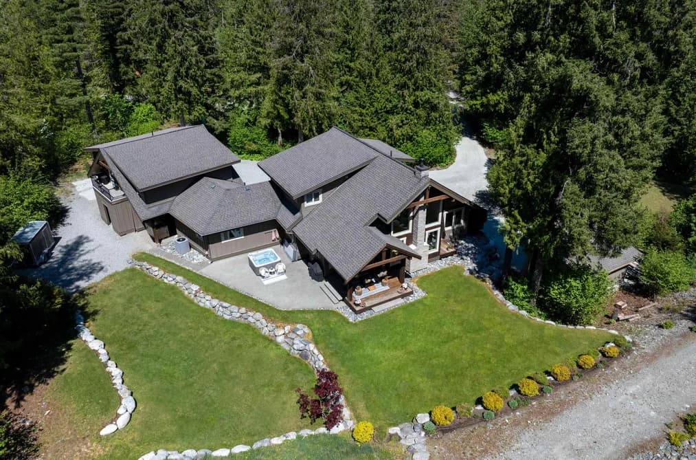 1044 CEDAR GROVE LANE, Pemberton, BC — Residential for Sale - Main Photo