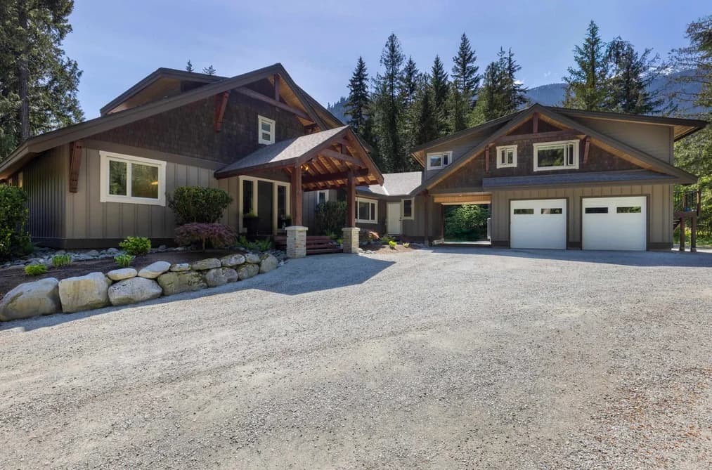 1044 CEDAR GROVE LANE, Pemberton, BC — Residential for Sale - Photo 2