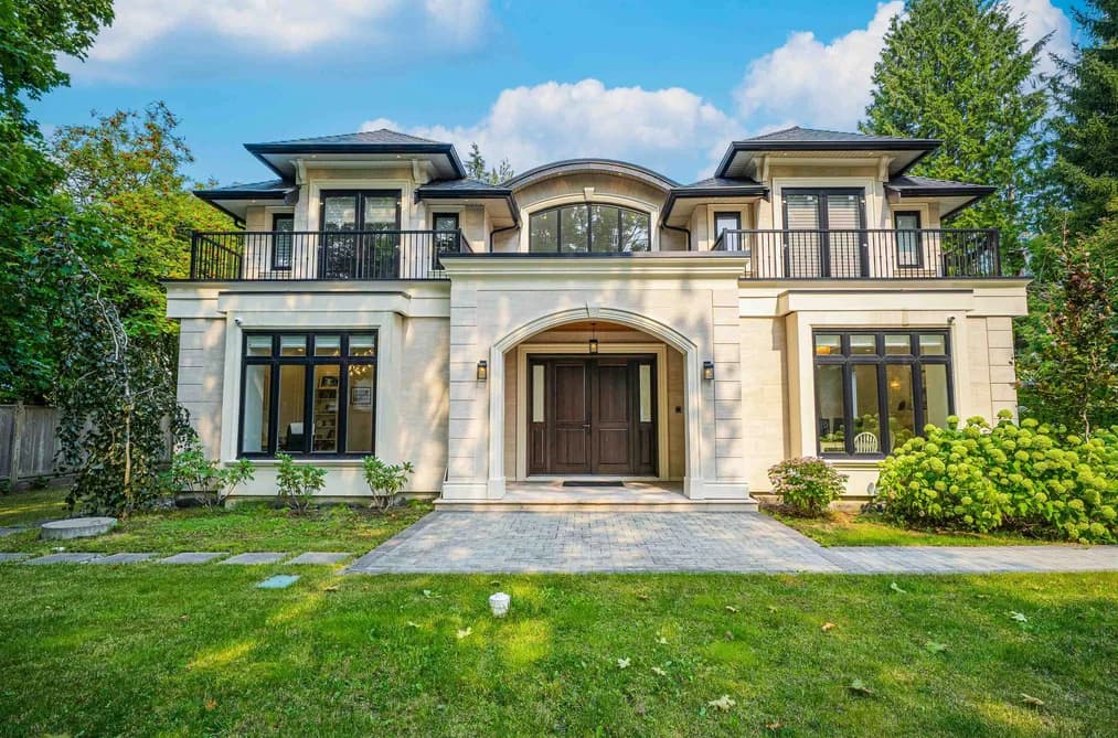 1048 HANDSWORTH ROAD, North Vancouver, BC — Residential for Sale - Photo 2