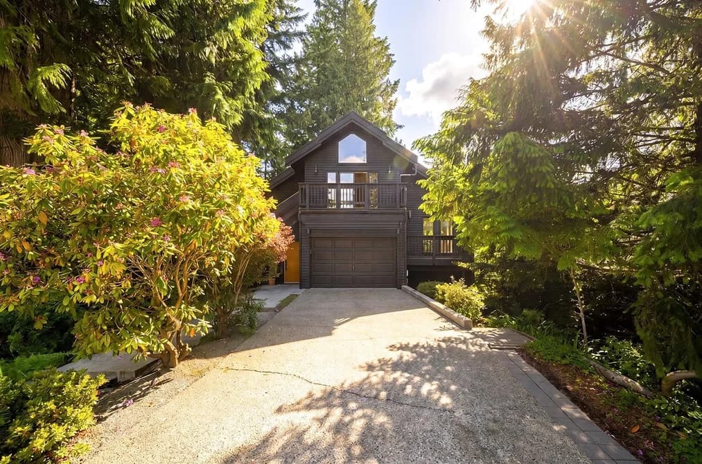 1048 TOBERMORY WAY, Squamish, BC — Residential for Sale - Photo 2