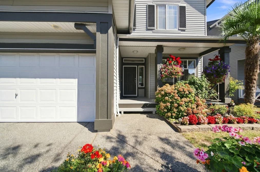 1049 EUPHRATES CRESCENT, Port Coquitlam, BC — Residential for Sale - Photo 2