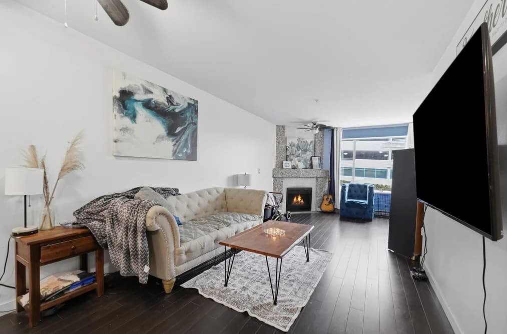 105 1153 VIDAL STREET, White Rock, BC — Residential for Sale - Photo 2