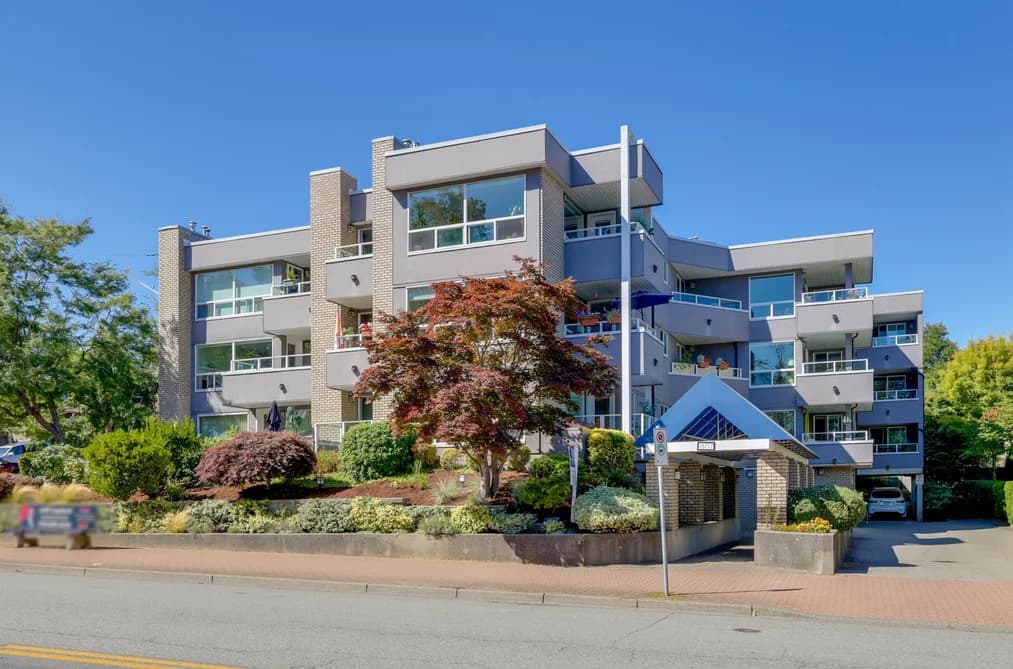 105 15717 MARINE DRIVE, White Rock, BC — Residential for Sale - Main Photo