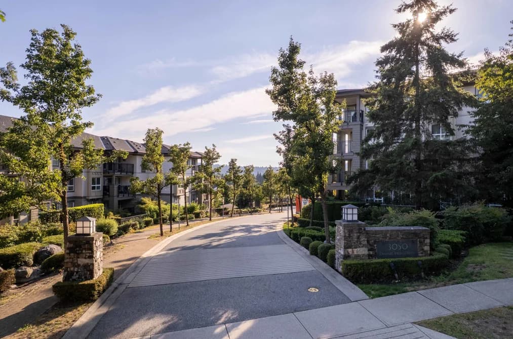 105 3050 DAYANEE SPRINGS BOULEVARD, Coquitlam, BC — Residential for Sale - Photo 2