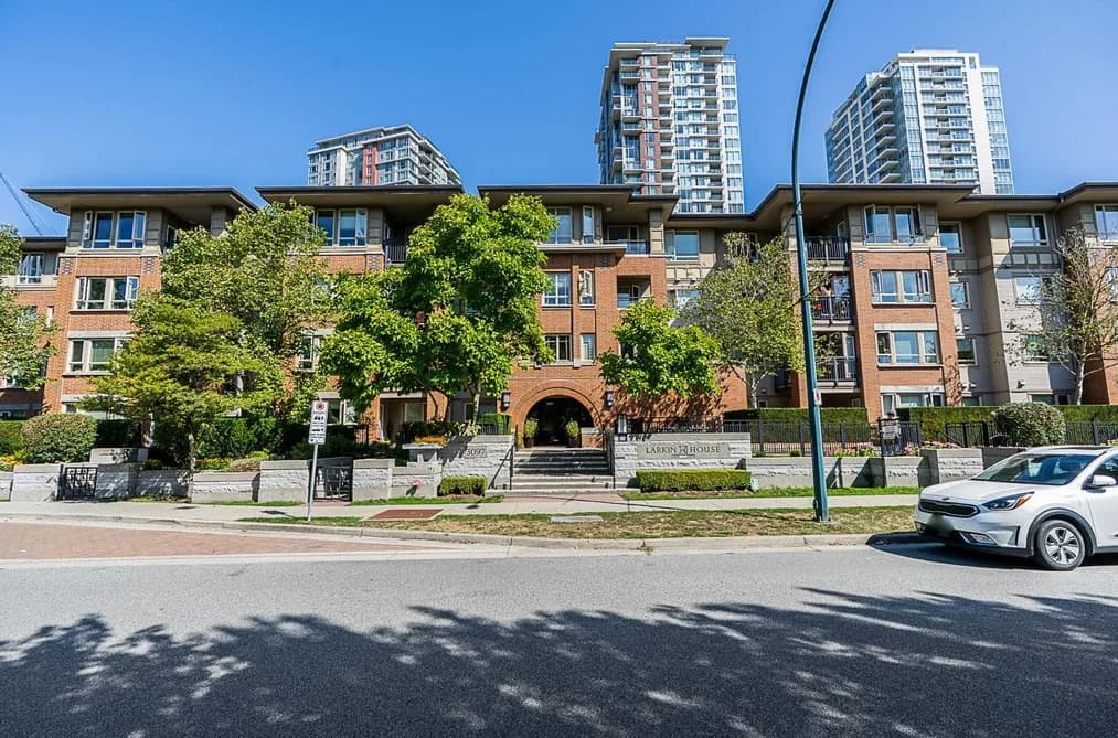 105 3097 LINCOLN AVENUE, Coquitlam, BC — Residential for Sale - Main Photo