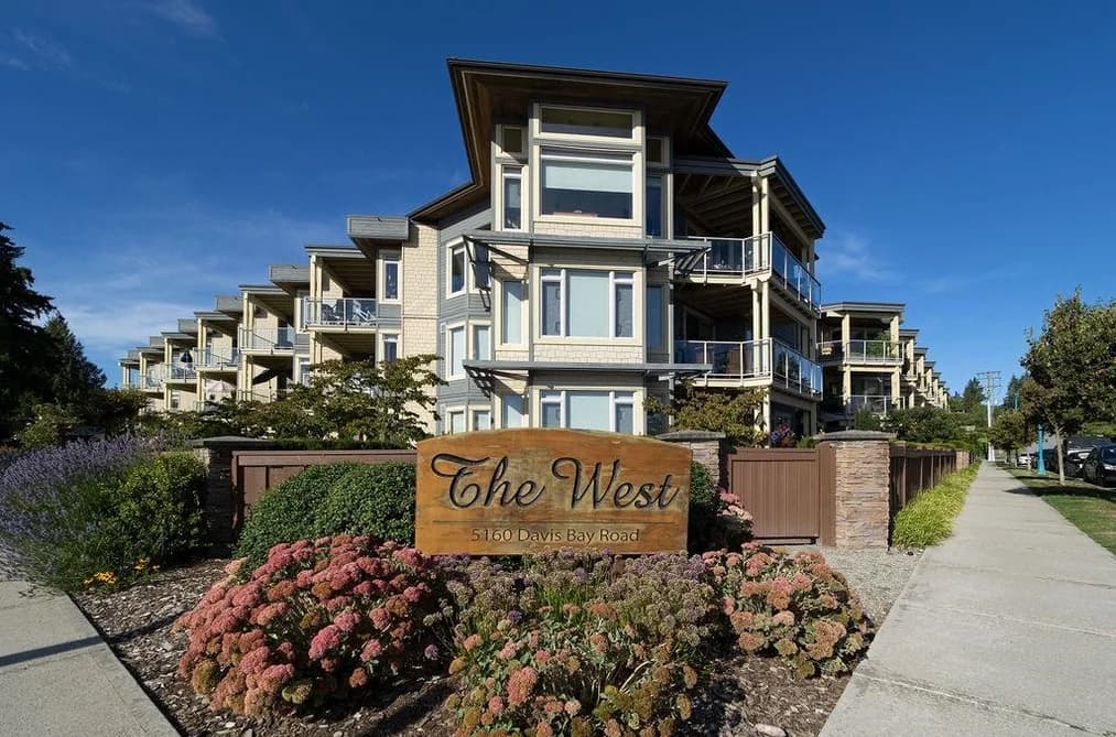 105 5160 DAVIS BAY ROAD, Sechelt, BC — Residential for Sale - Photo 2
