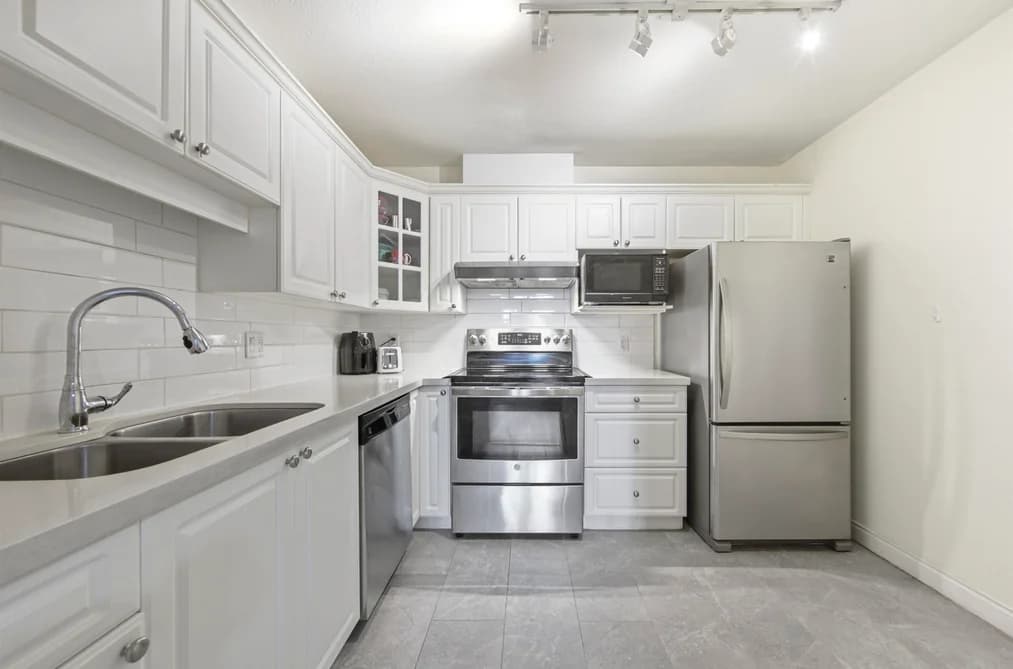 105 5735 HAMPTON PLACE, Vancouver, BC — Residential for Sale - Photo 2