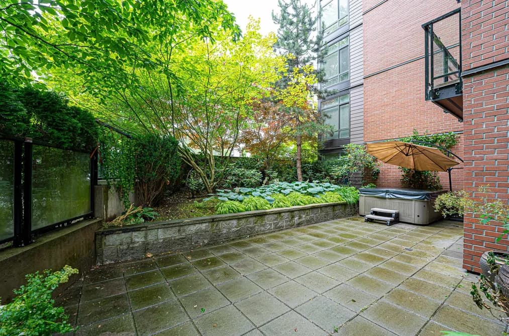 105 733 W 3RD STREET, North Vancouver, BC — Residential for Sale - Photo 2