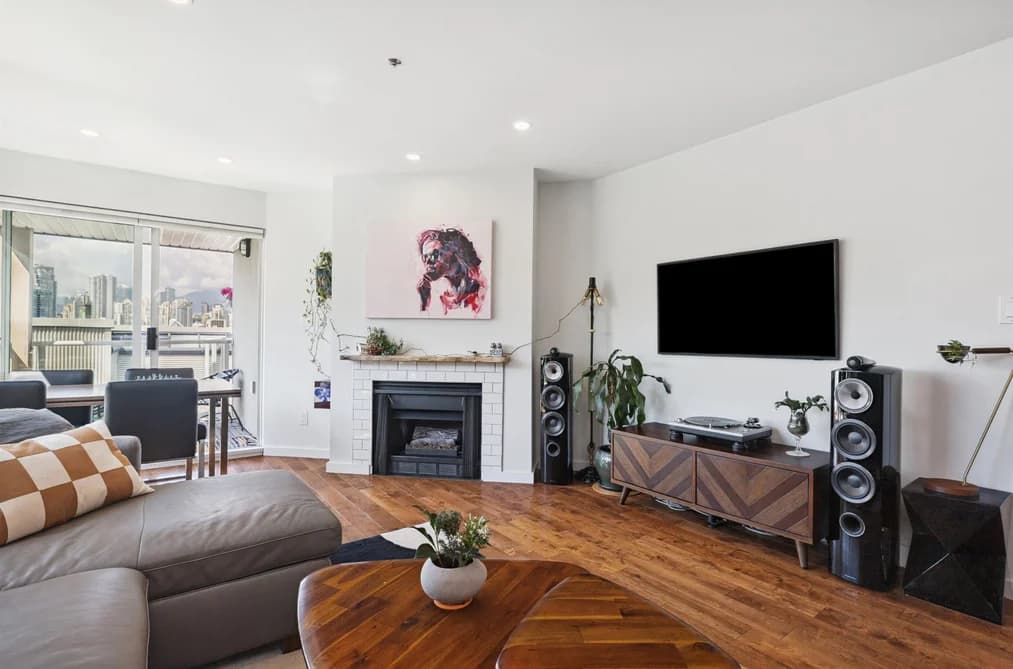 105 953 W 8TH AVENUE, Vancouver, BC — Residential for Sale - Photo 2