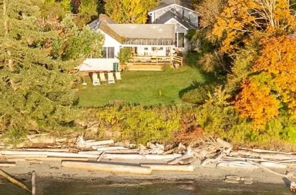 105 MADRONA ROAD, Galiano Island, BC — Residential for Sale - Main Photo