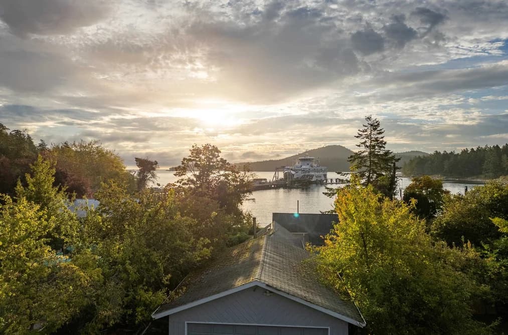 105 MADRONA ROAD, Galiano Island, BC — Residential for Sale - Photo 2