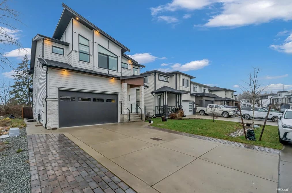 10509 MCVEETY STREET, Maple Ridge, BC — Residential for Sale - Photo 2