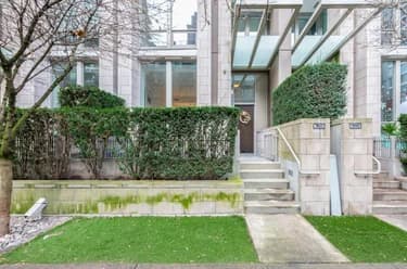 Townhouse for sale at 1051 Richards Street Vancouver British Columbia - MLS: R3143771
