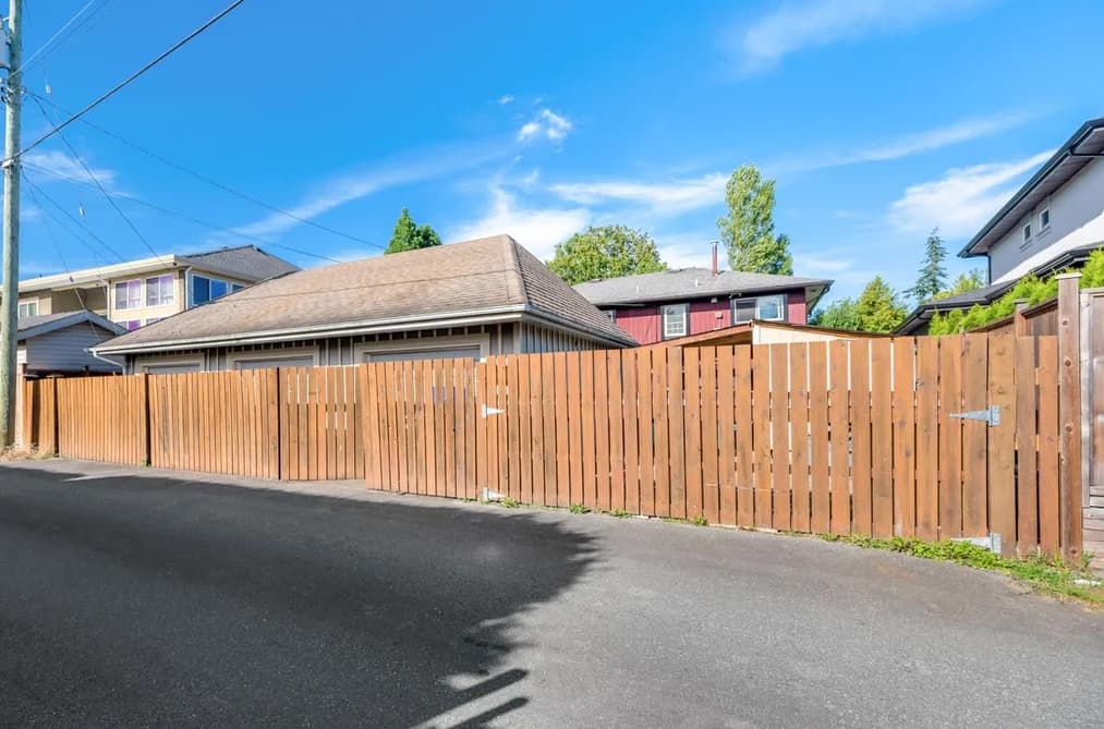 10540 AINTREE CRESCENT, Richmond, BC — Residential for Sale - Photo 2