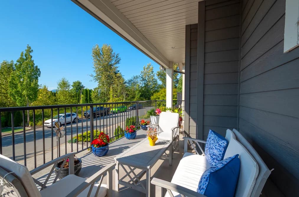 10560 ROBERTSON STREET, Maple Ridge, BC — Residential for Sale - Photo 2