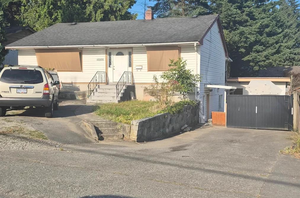 10566 138 STREET, Surrey, BC — Residential for Sale - Photo 2