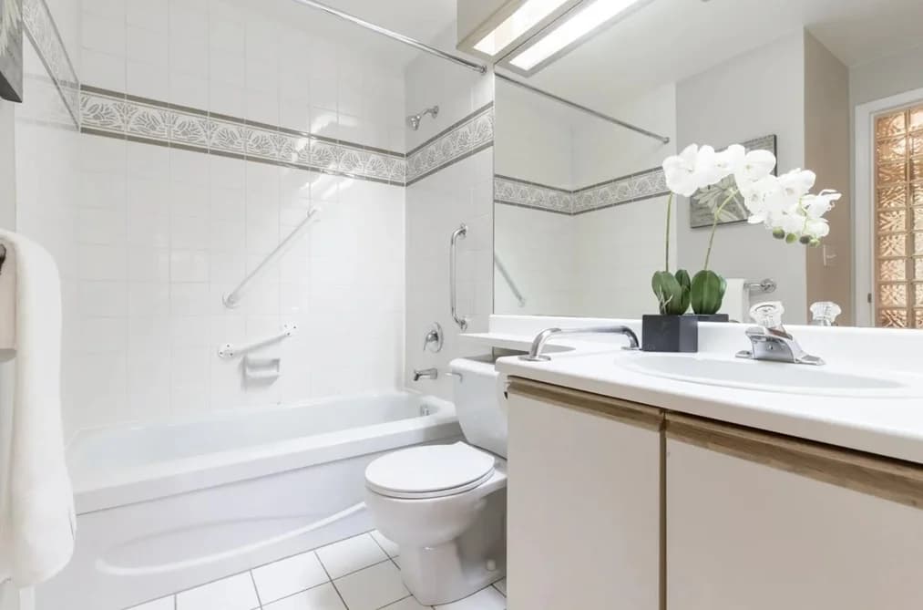 106 125 W 18TH STREET, North Vancouver, BC — Residential for Sale - Photo 2