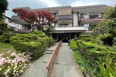 Condo for sale at 106 1360 Martin Street White Rock British Columbia - MLS: R3141958
