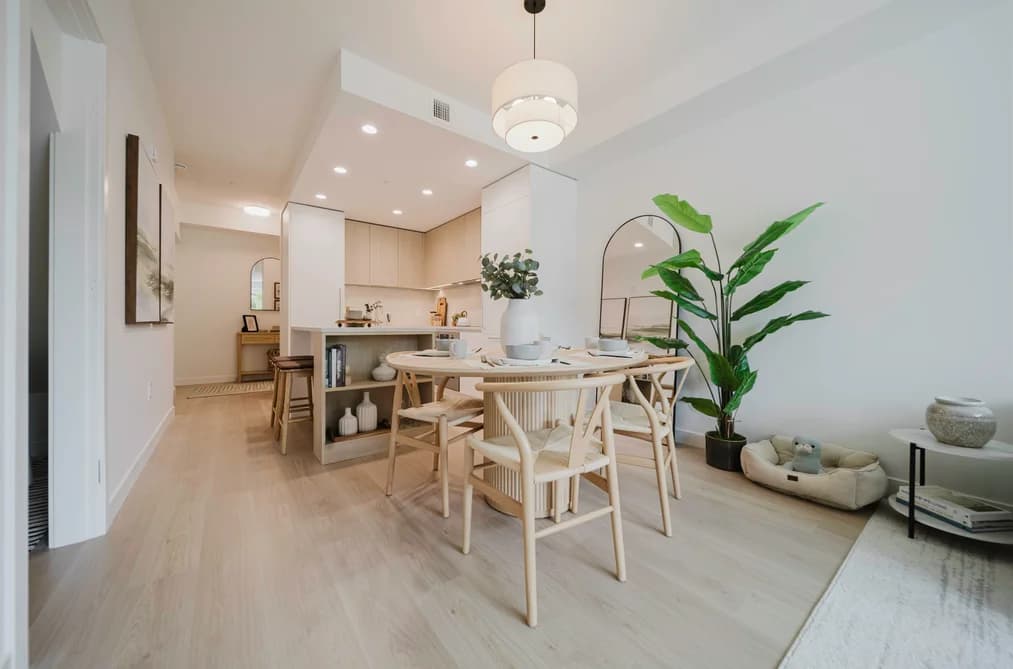 106 595 KEMSLEY AVENUE, Coquitlam, BC — Residential for Sale - Main Photo