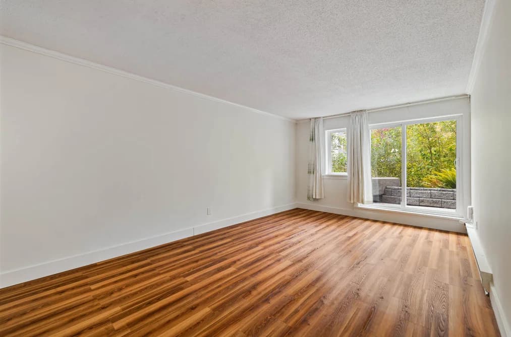 106 9880 MANCHESTER DRIVE, Burnaby, BC — Residential for Sale - Photo 2