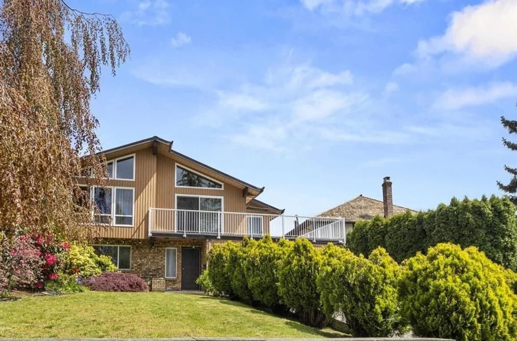 1060 AYSHIRE DRIVE, Burnaby, BC — Residential for Sale - Photo 2