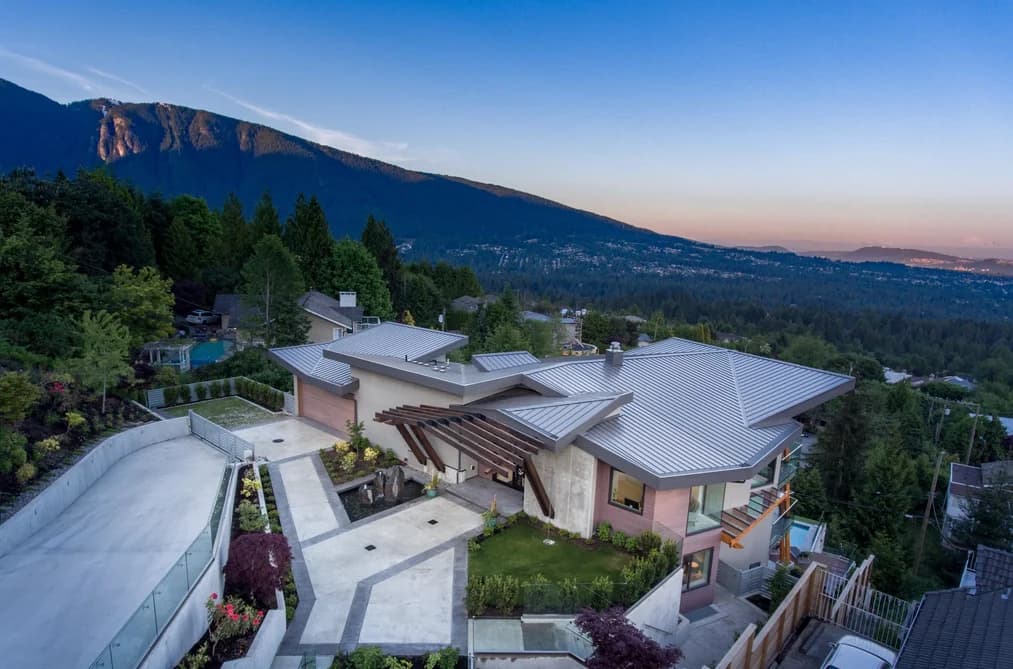 1060 CRESTLINE ROAD, West Vancouver, BC — Residential for Sale - Photo 2