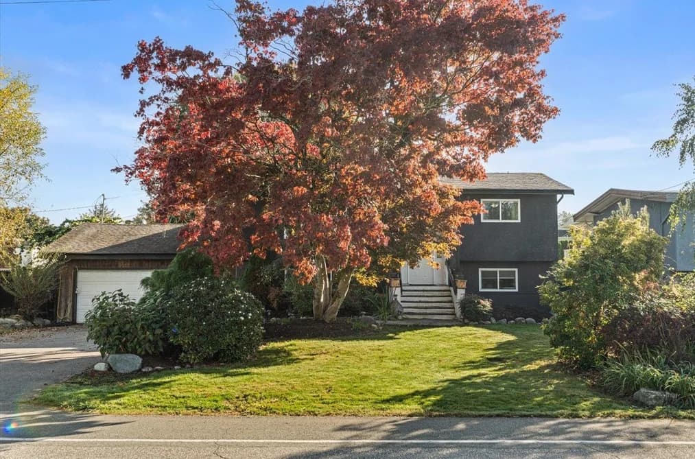 10624 MCDONALD ROAD, Chilliwack, BC — Residential for Sale - Photo 2