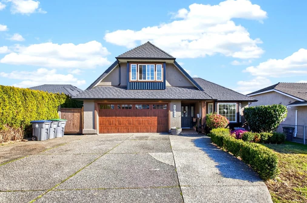 1065 KING GEORGE BOULEVARD, Surrey, BC — Residential for Sale - Photo 2